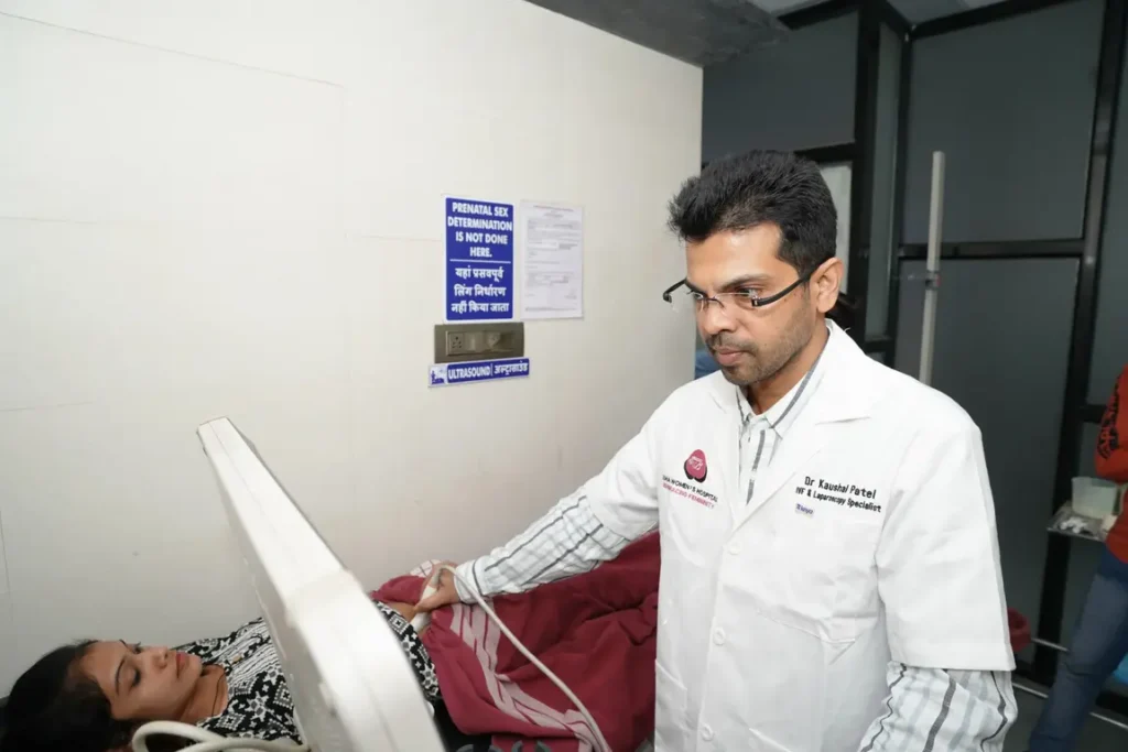 Dr Kaushal Patel performing ultrasound at iSHA Women’s Hospital & IVF Centre, Vapi, Gujarat